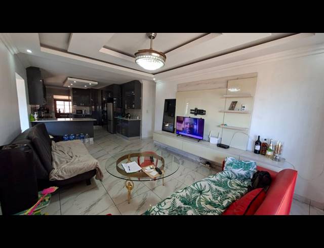 4 BEDROOM HOUSE FOR SALE IN BOOYSENS